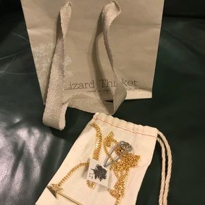 Gold arrow pendant necklace